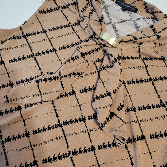 Adrienne Vittadini Sleeveless Tie Neck Blouse Size Medium - Picture 3 of 7